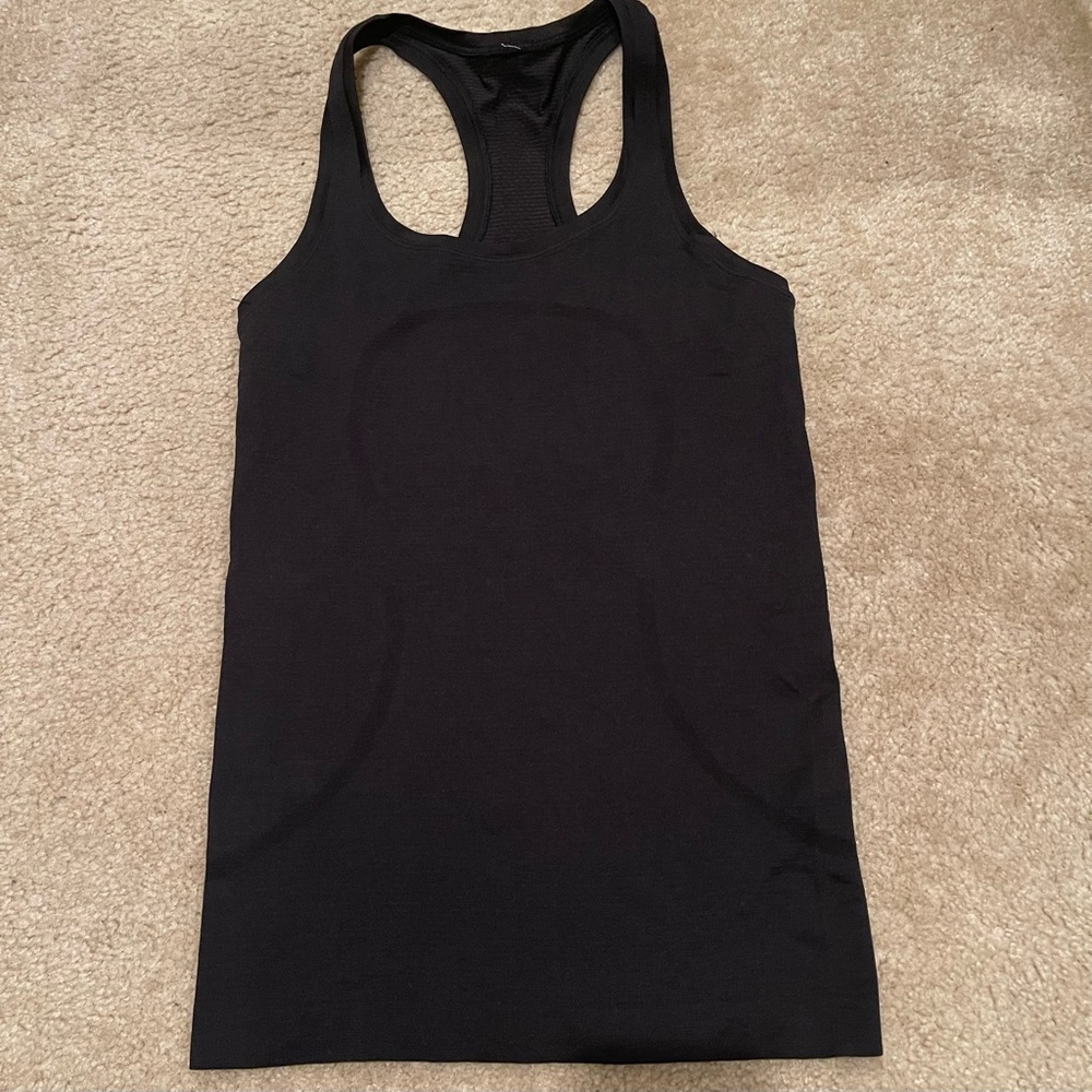 LULULEMON SZ 6 BLACK TANK TOP worn once
